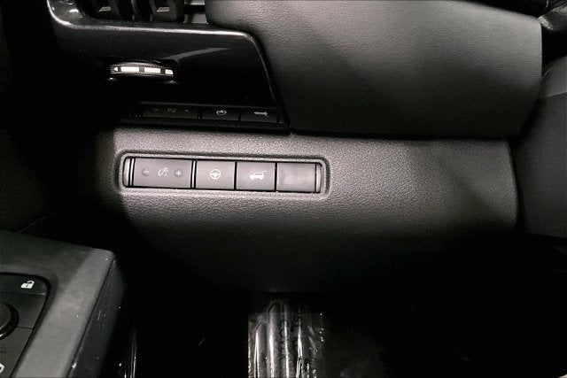 2023 Nissan Pathfinder SV Premium Package-Panoramic Roof-4X4