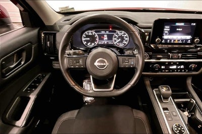 2023 Nissan Pathfinder SV Premium Package-Panoramic Roof-4X4
