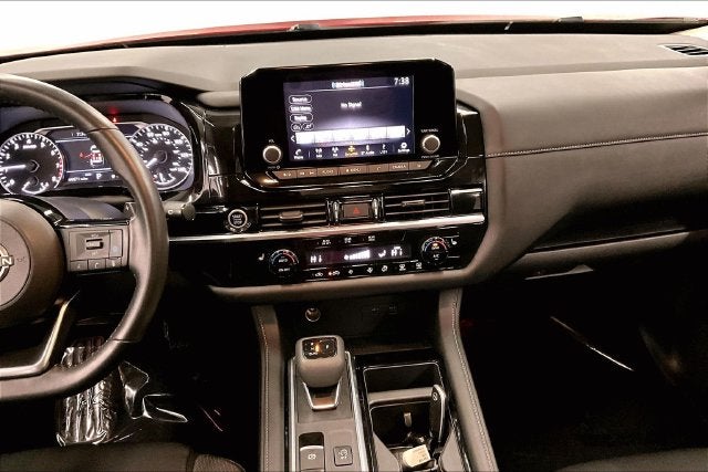 2023 Nissan Pathfinder SV Premium Package-Panoramic Roof-4X4