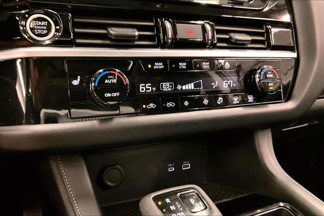 2024 Nissan Pathfinder SV