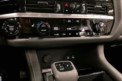 2026 Nissan Pathfinder SV