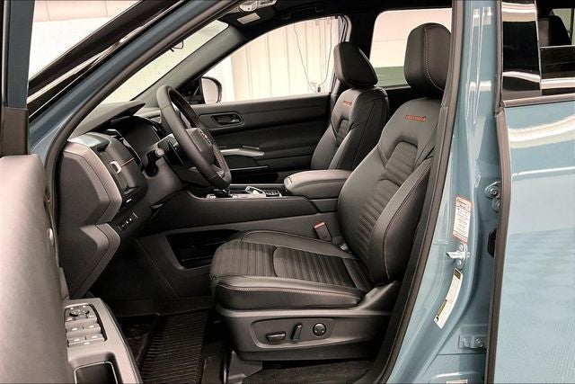 2026 Nissan Pathfinder Rock Creek 4WD - Premium Package