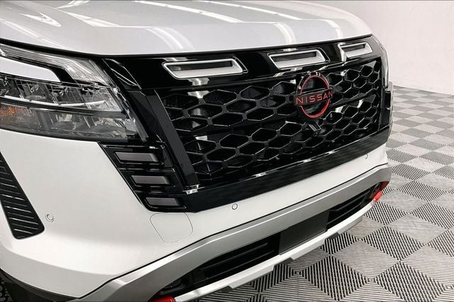 2026 Nissan Pathfinder Rock Creek 4WD - Captain Chairs Package