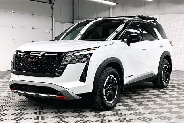 2026 Nissan Pathfinder Rock Creek 4WD - Captain Chairs Package