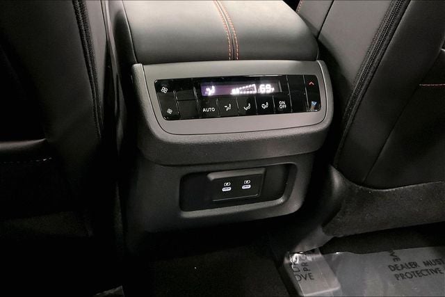 2026 Nissan Pathfinder Rock Creek 4WD - Captain Chairs Package