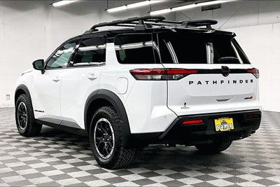 2026 Nissan Pathfinder Rock Creek 4WD - Captain Chairs Package