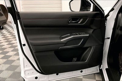 2026 Nissan Pathfinder Rock Creek 4WD - Captain Chairs Package