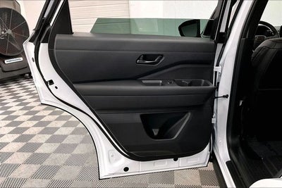 2026 Nissan Pathfinder Rock Creek 4WD - Captain Chairs Package