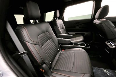 2026 Nissan Pathfinder Rock Creek 4WD - Captain Chairs Package