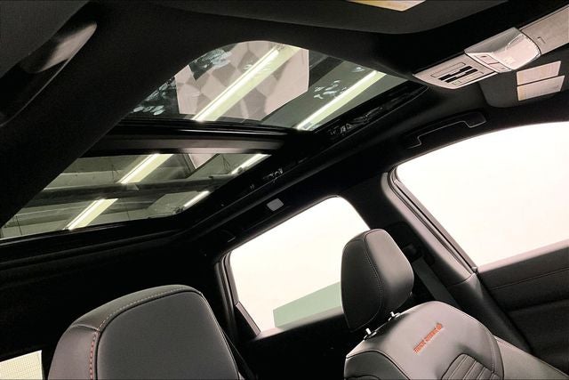 2026 Nissan Pathfinder Rock Creek 4WD - Captain Chairs Package