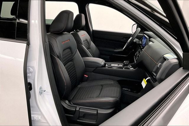 2026 Nissan Pathfinder Rock Creek 4WD - Captain Chairs Package