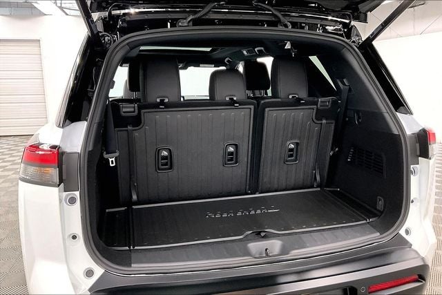 2026 Nissan Pathfinder Rock Creek 4WD - Captain Chairs Package