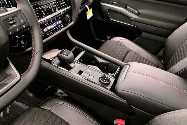 2026 Nissan Pathfinder Rock Creek 4WD - Captain Chairs Package