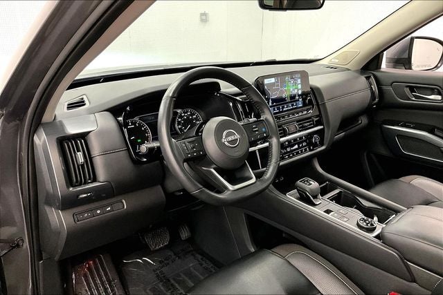 2023 Nissan Pathfinder SL 4x4 - Premium Pkg - Pano Roof - Adaptive Cruise