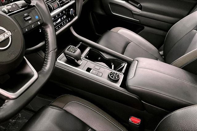 2023 Nissan Pathfinder SL 4x4 - Premium Pkg - Pano Roof - Adaptive Cruise