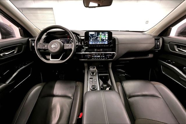 2023 Nissan Pathfinder SL 4x4 - Premium Pkg - Pano Roof - Adaptive Cruise