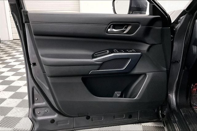 2023 Nissan Pathfinder SL 4x4 - Premium Pkg - Pano Roof - Adaptive Cruise