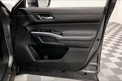 2023 Nissan Pathfinder SL 4x4 - Premium Pkg - Pano Roof - Adaptive Cruise