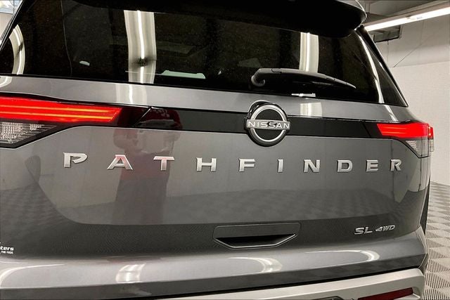 2023 Nissan Pathfinder SL 4x4 - Premium Pkg - Pano Roof - Adaptive Cruise