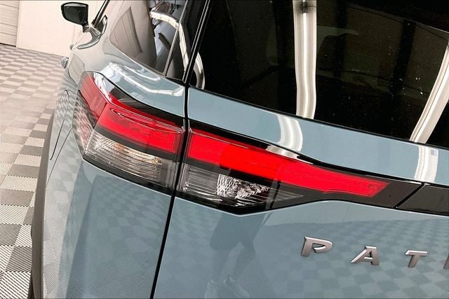 2026 Nissan Pathfinder SL 4WD