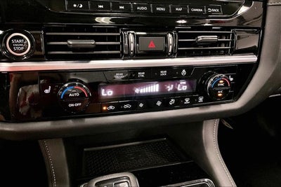 2024 Nissan Pathfinder SL 4x4-Pano Roof-Adaptive Cruise-Htd Leather