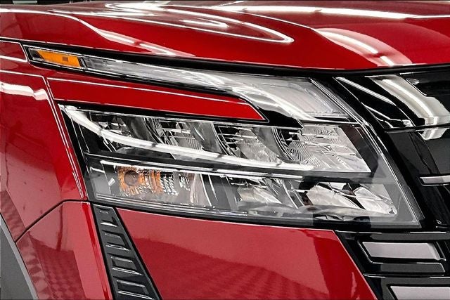 2026 Nissan Pathfinder SL 4WD - Premium, Captain Chairs, Cargo Pkgs