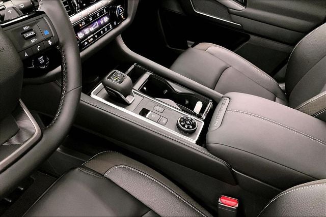 2026 Nissan Pathfinder SL 4WD - Premium, Captain Chairs, Cargo Pkgs