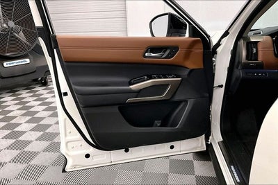 2024 Nissan Pathfinder Platinum