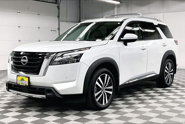 2025 Nissan Pathfinder Platinum Pano Roof-Adaptive Cruise-Htd/Cooled Leather