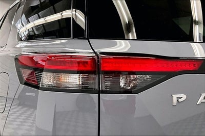 2025 Nissan Pathfinder Platinum Pano Roof-Adaptive Cruise-Htd/Cooled Leather