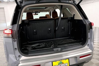 2025 Nissan Pathfinder Platinum Pano Roof-Adaptive Cruise-Htd/Cooled Leather