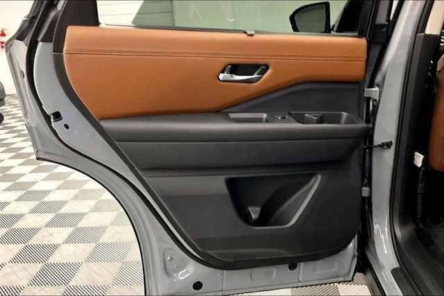 2025 Nissan Pathfinder Platinum Pano Roof - Htd/Cooled Leather - 20'' Wheels