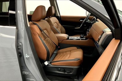 2025 Nissan Pathfinder Platinum