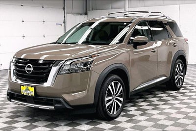 2025 Nissan Pathfinder Platinum 4x4-Pano Roof-Adaptive Cruise-Htd/Cooled Leather