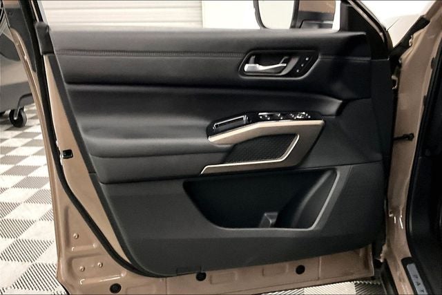2025 Nissan Pathfinder Platinum 4x4-Pano Roof-Adaptive Cruise-Htd/Cooled Leather