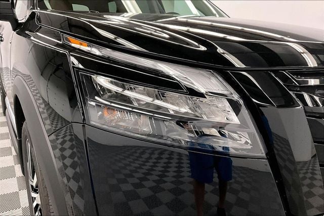 2025 Nissan Pathfinder Platinum 4WD - Black Appearance, Lighting, Cargo Pkgs
