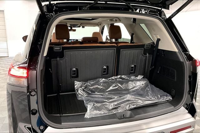 2025 Nissan Pathfinder Platinum 4WD - Black Appearance, Lighting, Cargo Pkgs