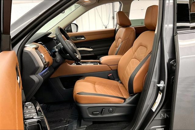 2025 Nissan Pathfinder Platinum 4WD - Cargo Package