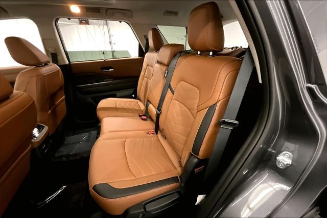 2025 Nissan Pathfinder Platinum 4WD - Cargo Package