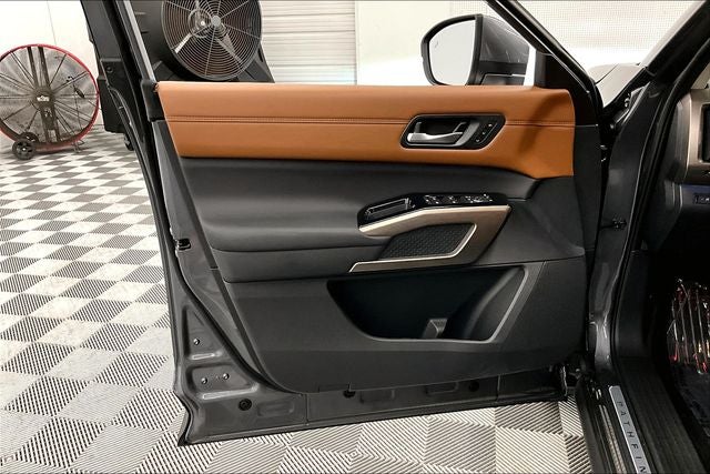 2025 Nissan Pathfinder Platinum 4WD - Cargo Package