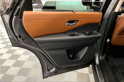 2025 Nissan Pathfinder Platinum 4WD - Cargo Package