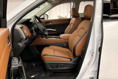 2025 Nissan Pathfinder Platinum 4WD - Black Appearance, Cargo, Lighting Pkgs