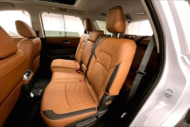 2025 Nissan Pathfinder Platinum 4WD - Black Appearance, Cargo, Lighting Pkgs