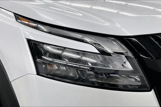 2025 Nissan Pathfinder Platinum 4WD - Black Appearance, Cargo, Lighting Pkgs