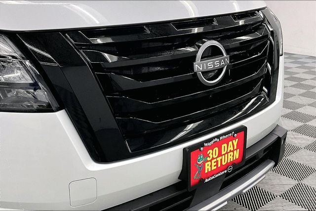 2025 Nissan Pathfinder Platinum 4WD - Black Appearance, Cargo, Lighting Pkgs