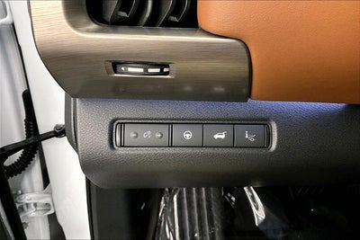 2025 Nissan Pathfinder Platinum 4WD - Black Appearance, Cargo, Lighting Pkgs