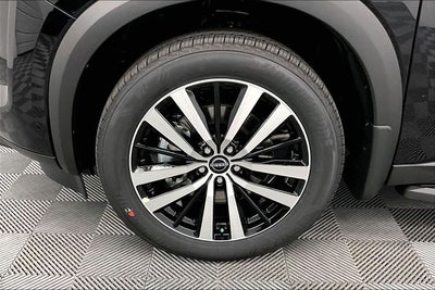 2025 Nissan Pathfinder Platinum 4WD - Black Appearance, Cargo, Lighting Pkgs