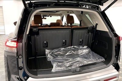 2025 Nissan Pathfinder Platinum 4WD - Black Appearance, Cargo, Lighting Pkgs