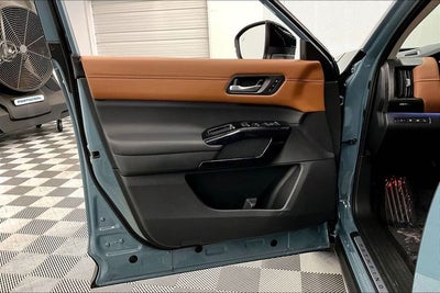 2026 Nissan Pathfinder Platinum 4WD - Cargo Package