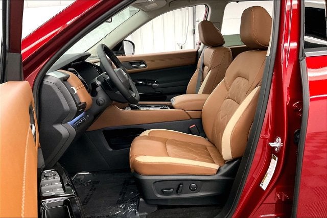 2026 Nissan Pathfinder Platinum 4WD - Accent, Cargo, Lighting Pkgs